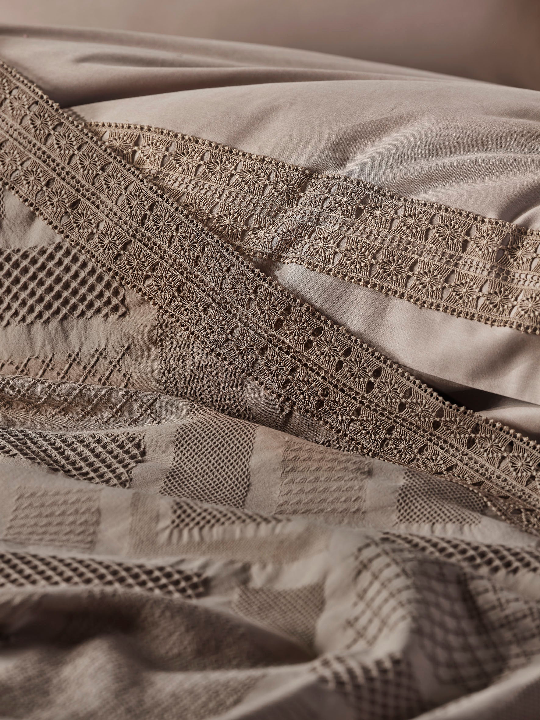 "FREYA" Openwork Bedspread
